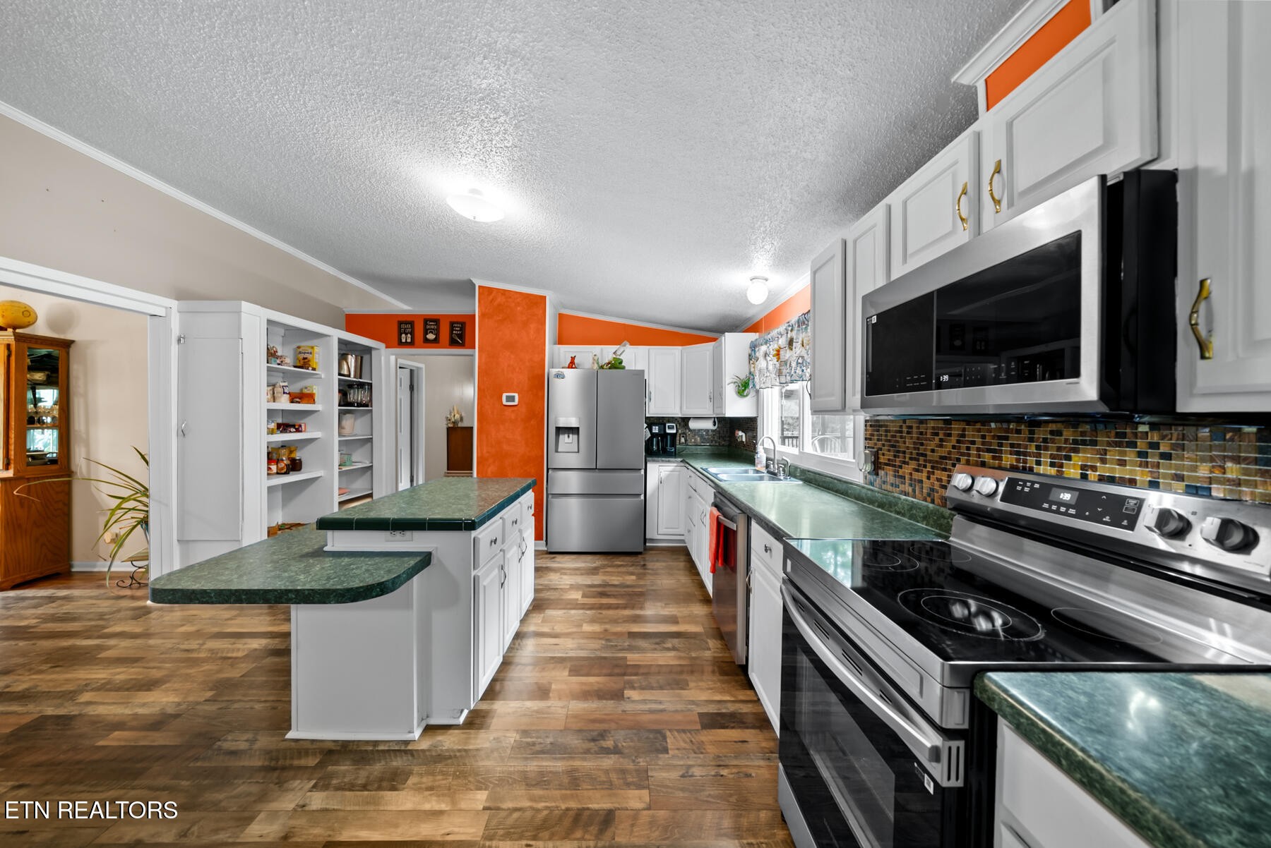 642 Daymon Circle Crossville TN 38572