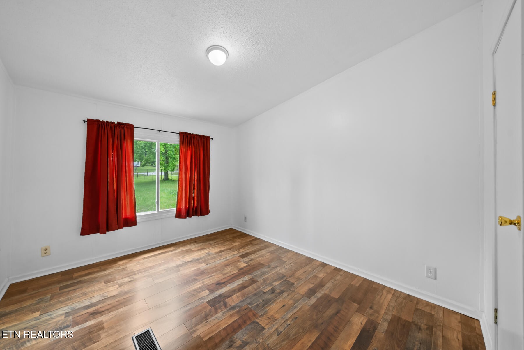 642 Daymon Circle Crossville TN 38572