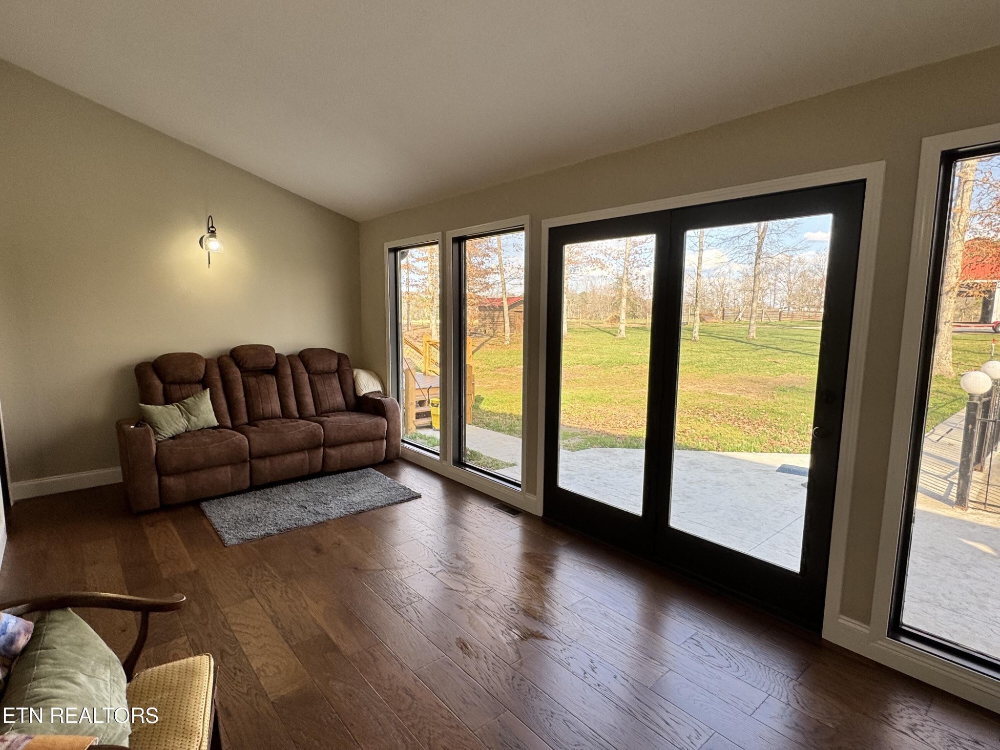 5519 S York Highway Grimsley TN 38565