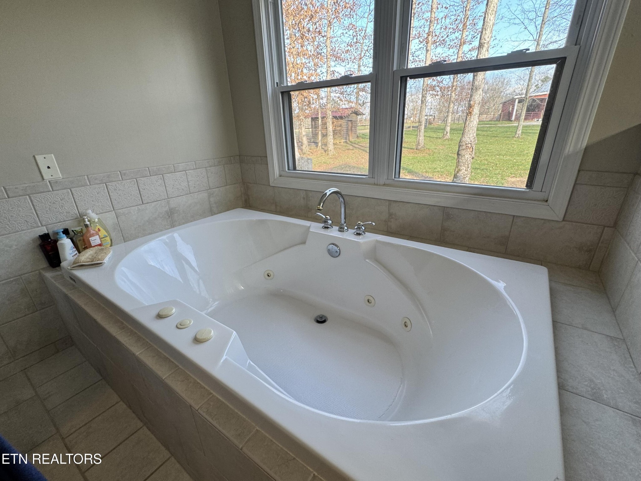 5519 S York Highway Grimsley TN 38565