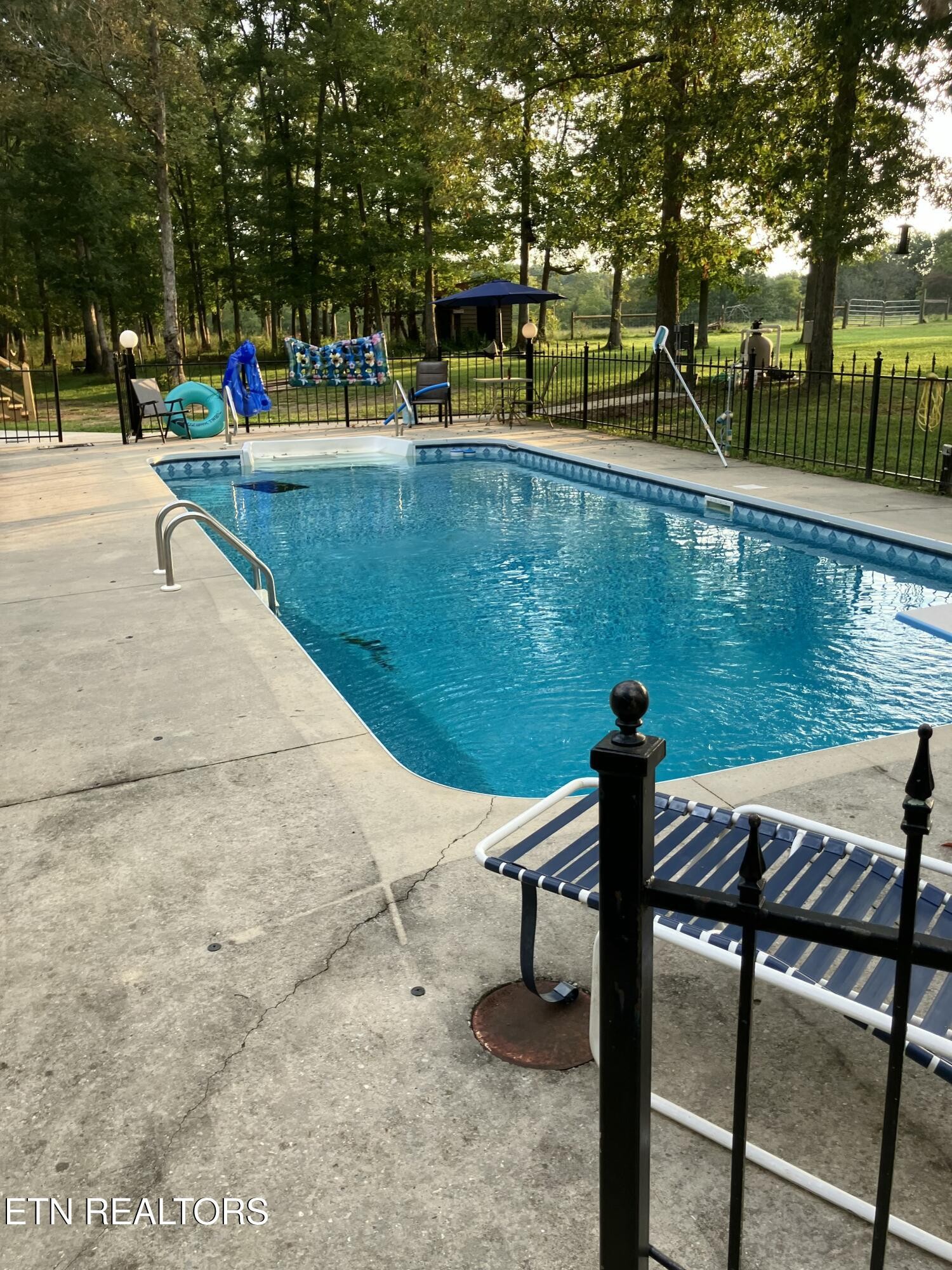 5519 S York Highway Grimsley TN 38565