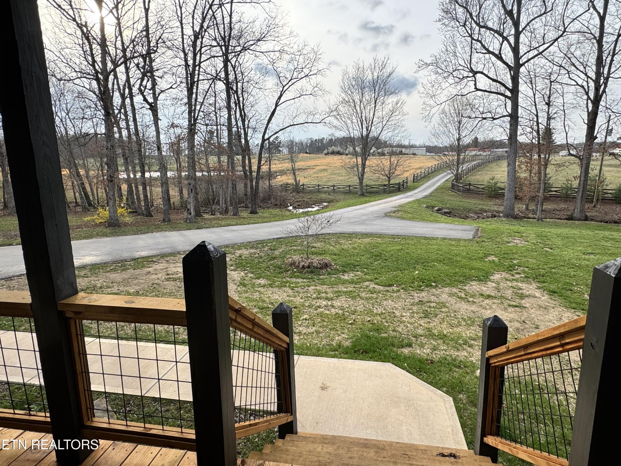 5519 S York Highway Grimsley TN 38565