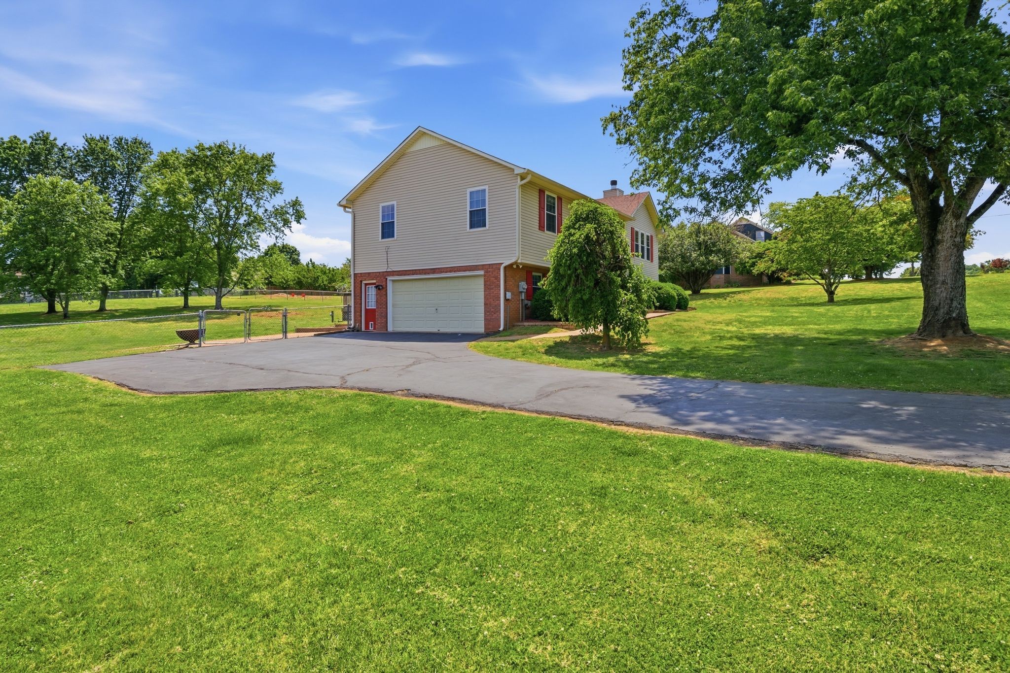 206 Brookhaven Drive Columbia TN 38401