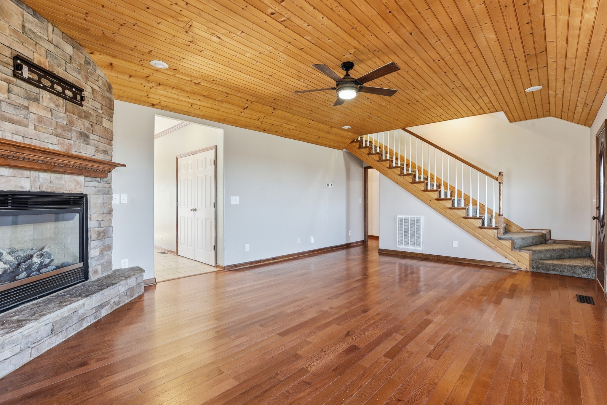 450 Drowning Creek Road Crossville TN 38571