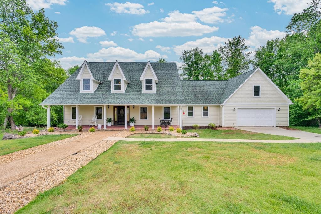 2193 Tollisontown Road Sparta TN 38583