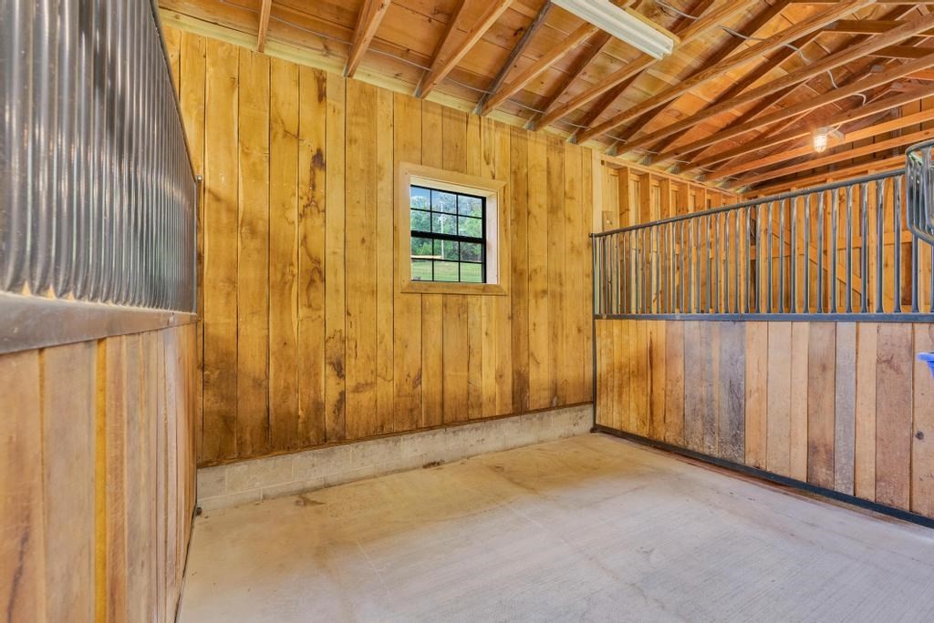 2193 Tollisontown Road Sparta TN 38583
