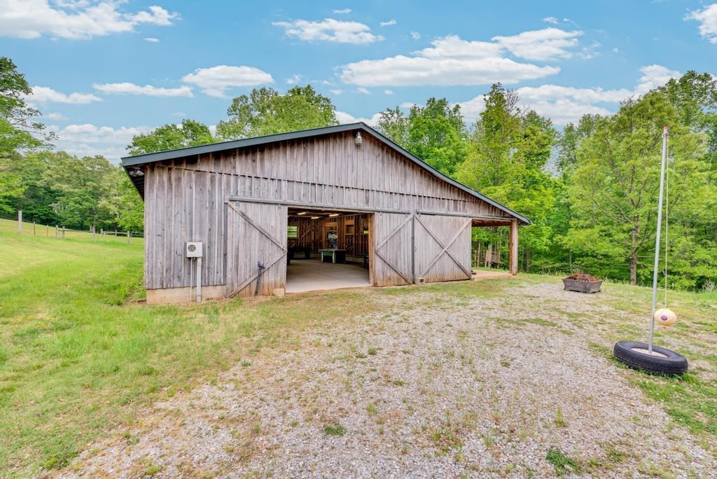 2193 Tollisontown Road Sparta TN 38583