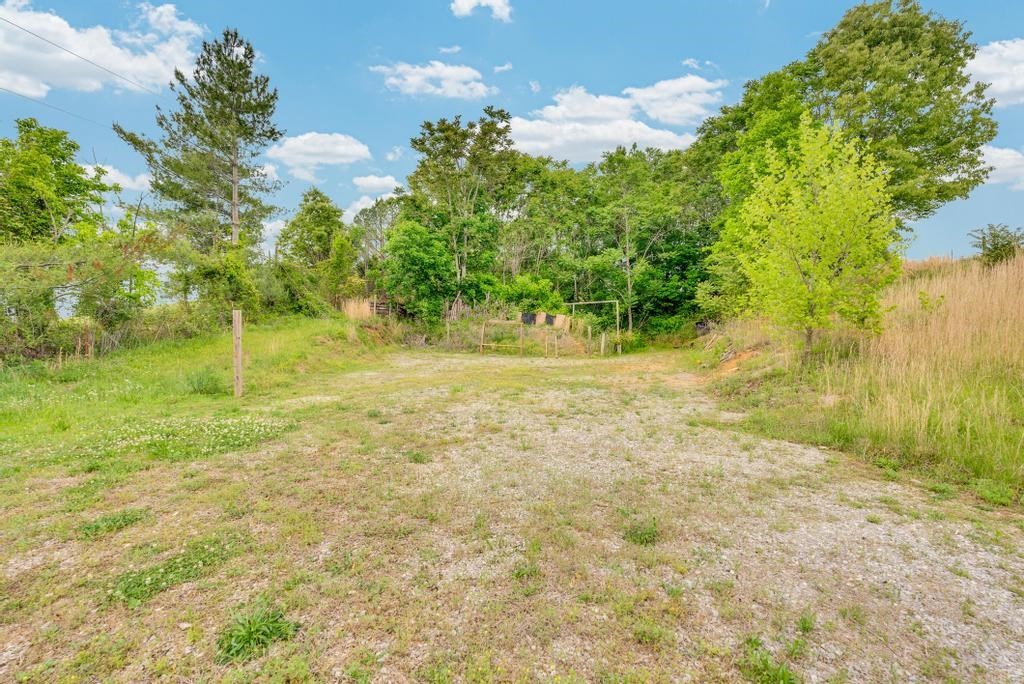 2193 Tollisontown Road Sparta TN 38583