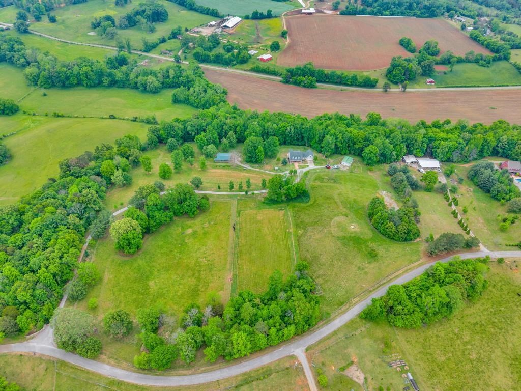 2193 Tollisontown Road Sparta TN 38583