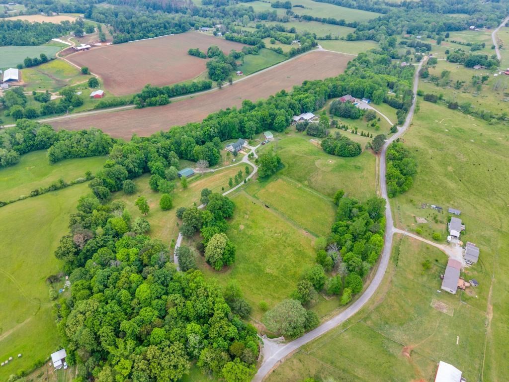 2193 Tollisontown Road Sparta TN 38583