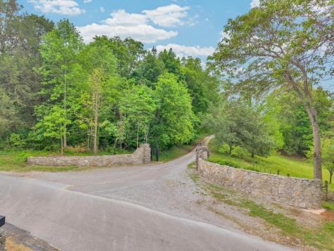 2193 Tollisontown Road Sparta TN 38583