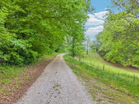 2193 Tollisontown Road Sparta TN 38583