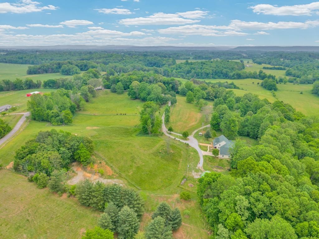 2193 Tollisontown Road Sparta TN 38583