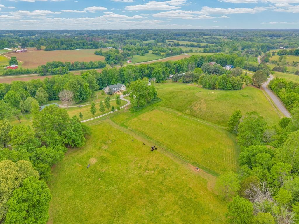 2193 Tollisontown Road Sparta TN 38583