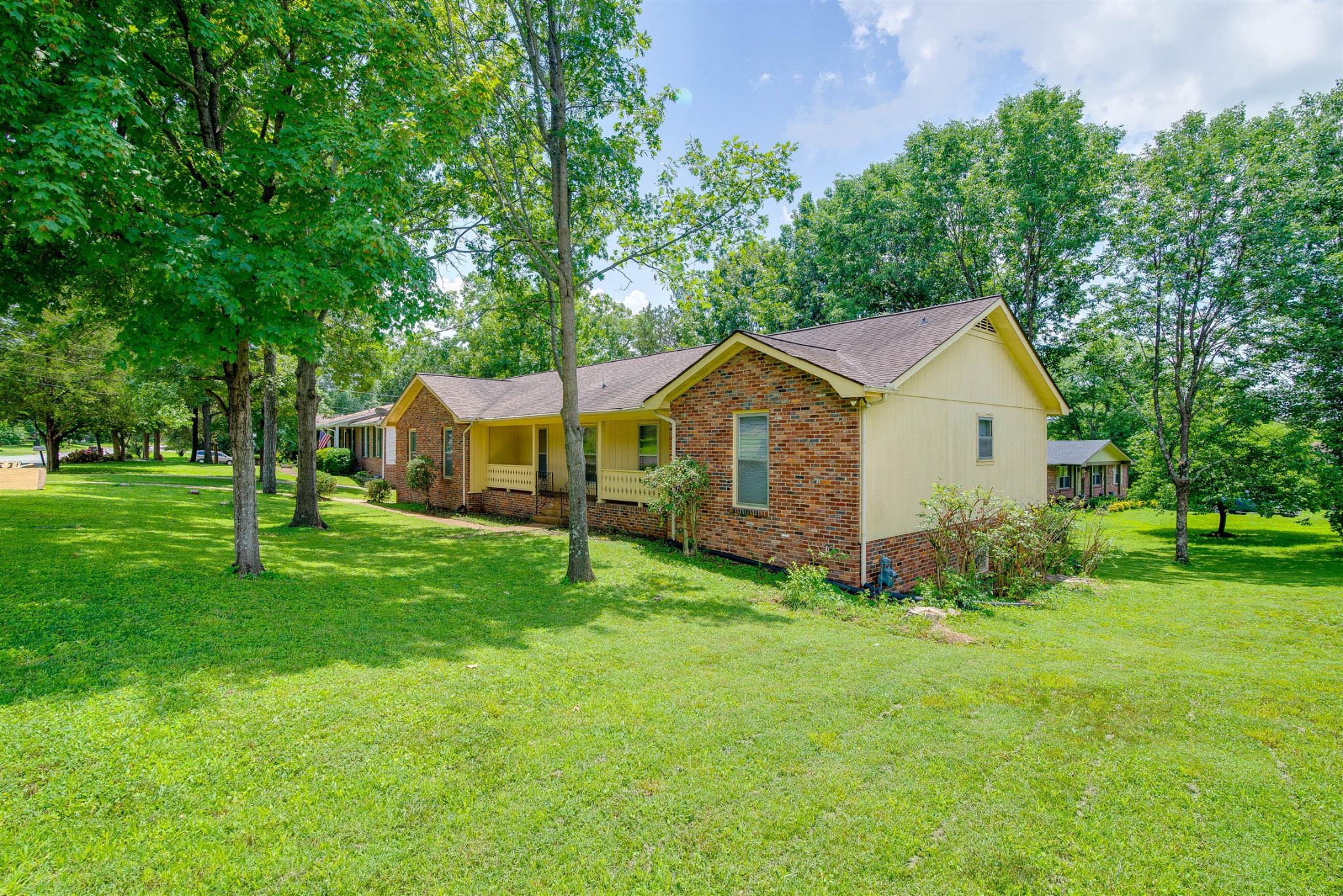 545 Castlegate Drive Nashville TN 37217