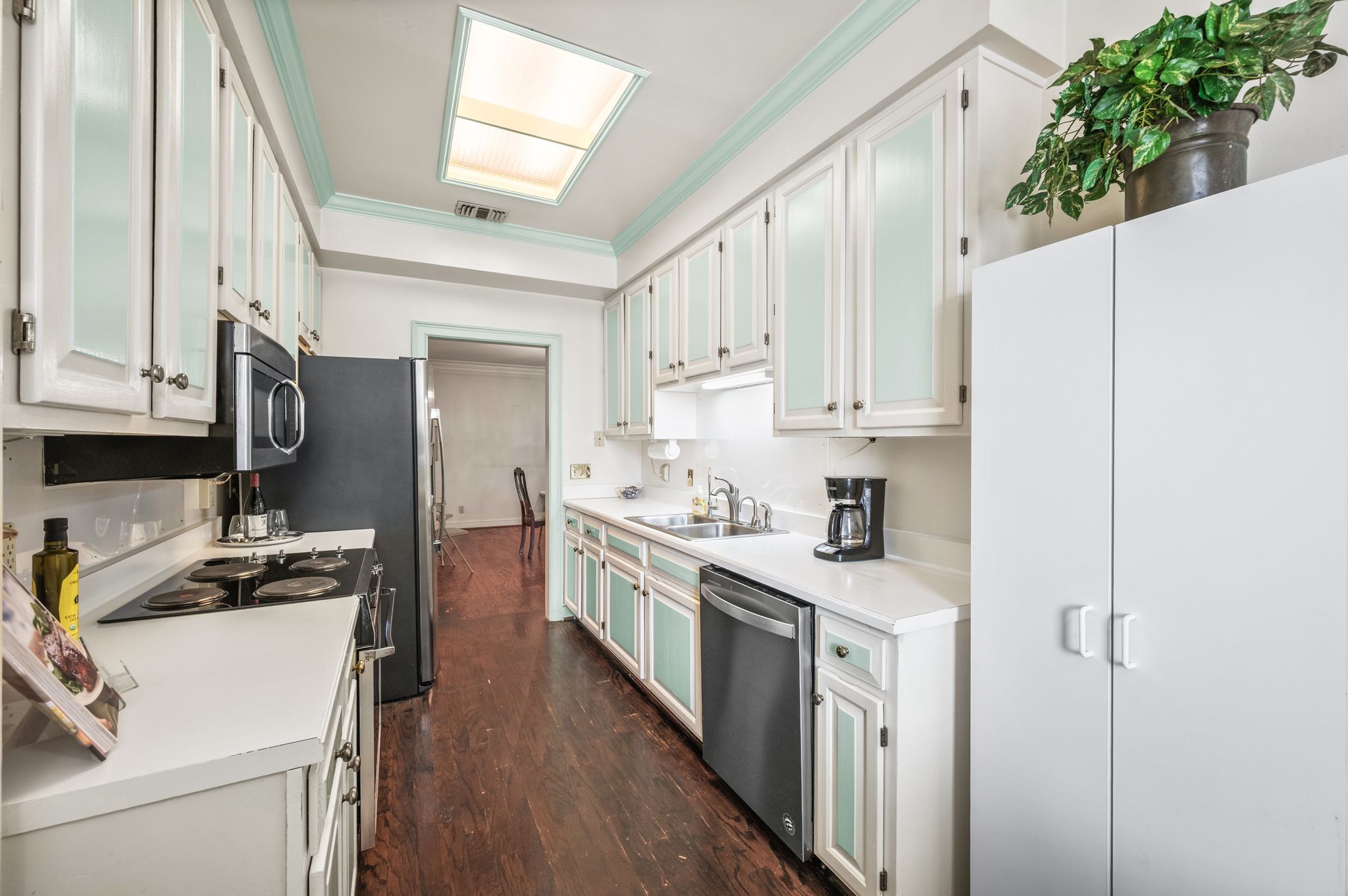 3733 West End Avenue Nashville TN 37205