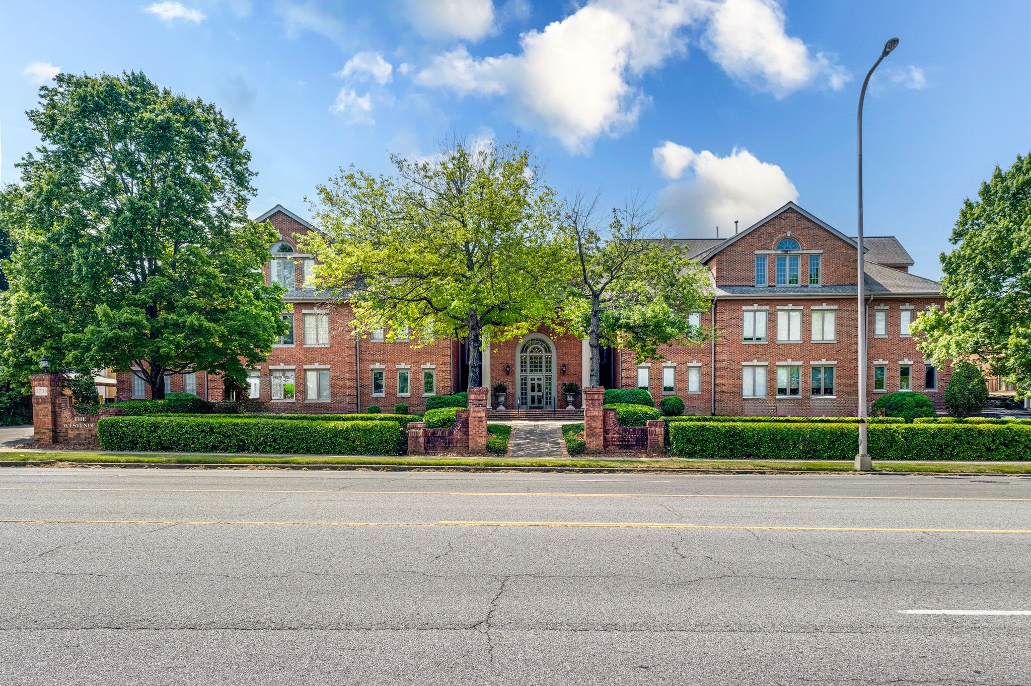 3733 West End Avenue Nashville TN 37205