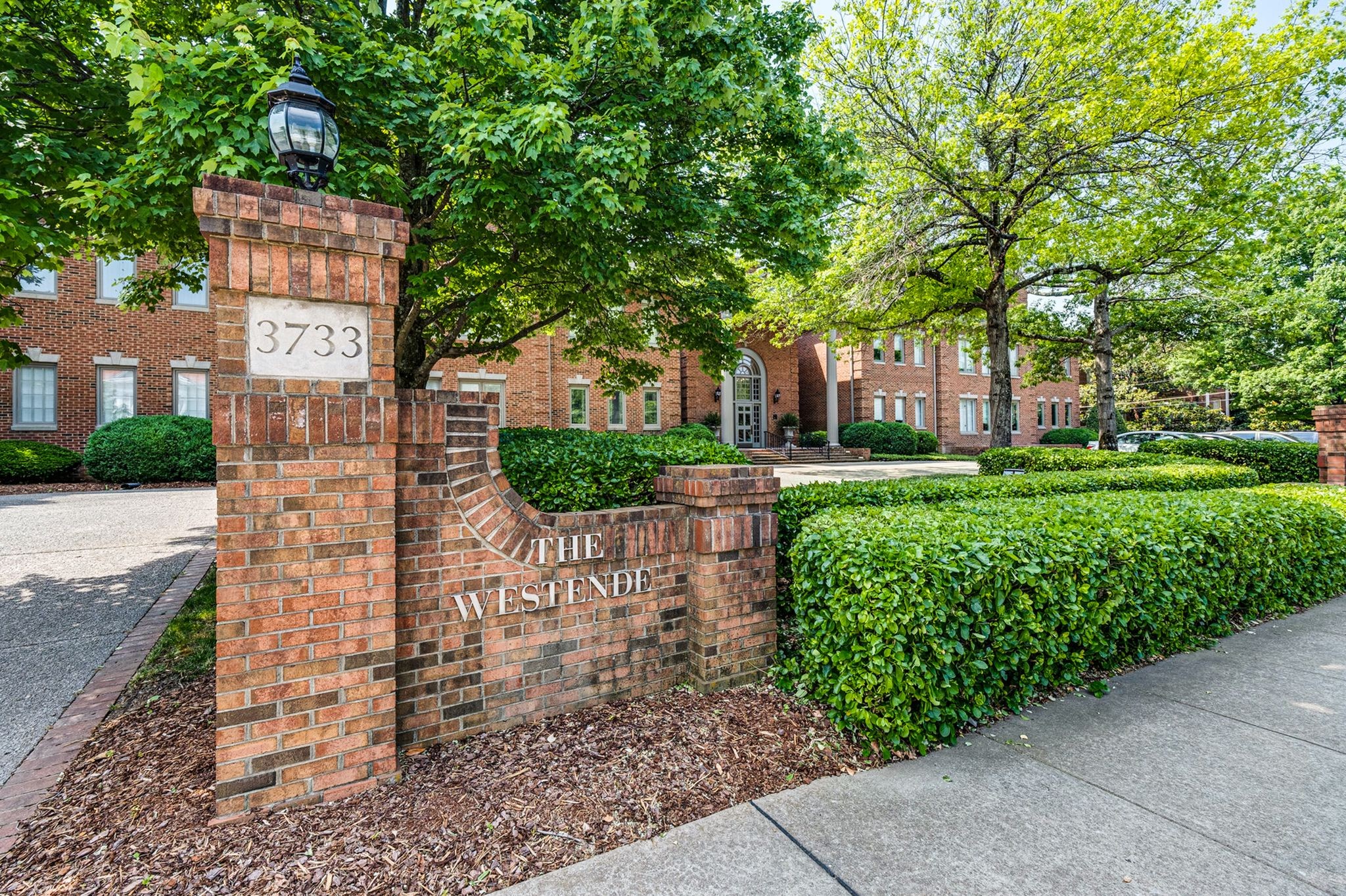 3733 West End Avenue Nashville TN 37205
