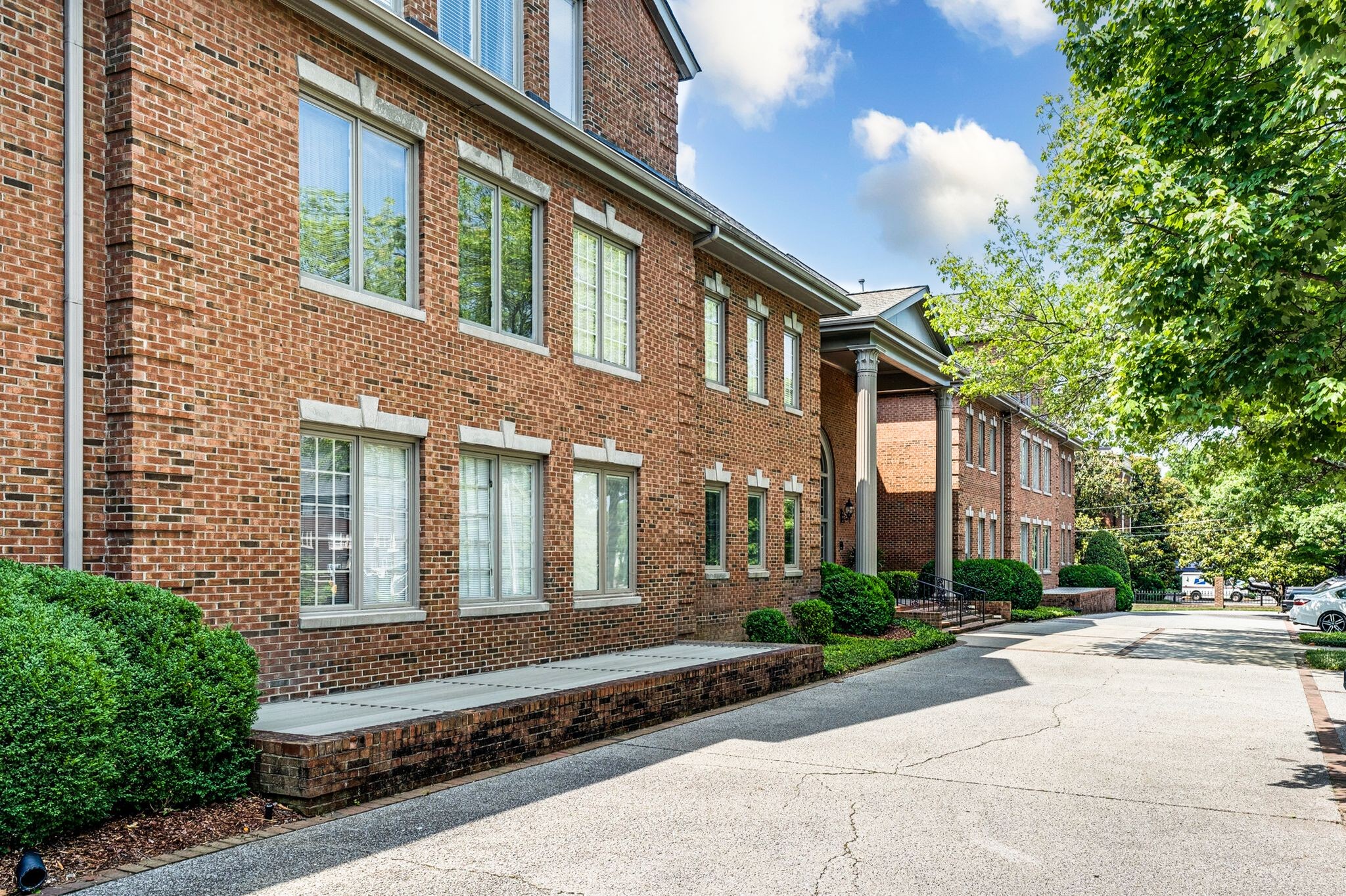 3733 West End Avenue Nashville TN 37205