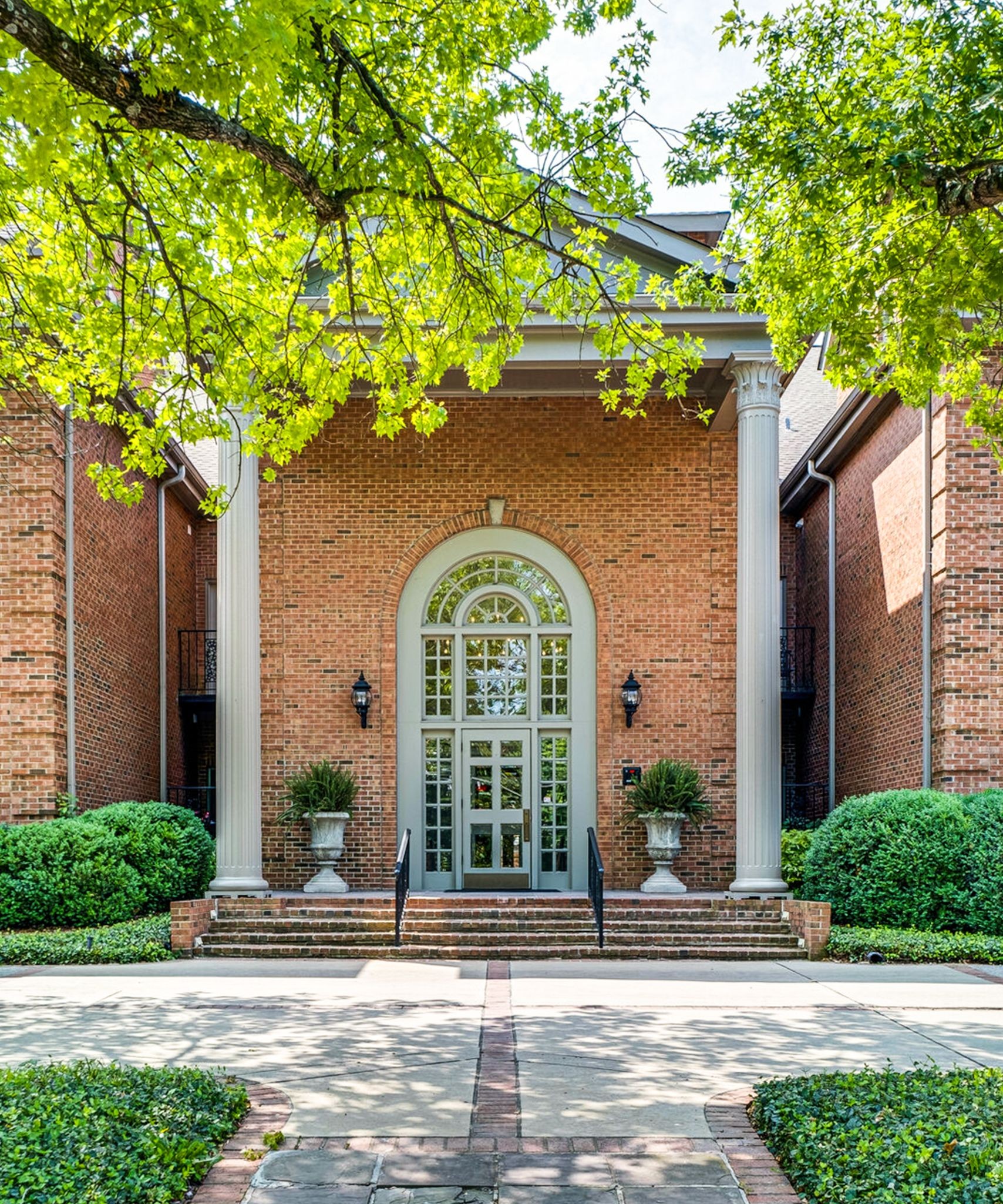 3733 West End Avenue Nashville TN 37205