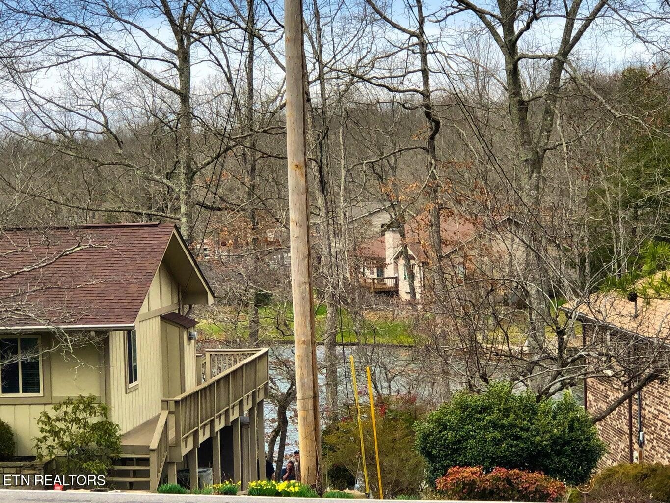 11 Oxford Circle Crossville TN 38558