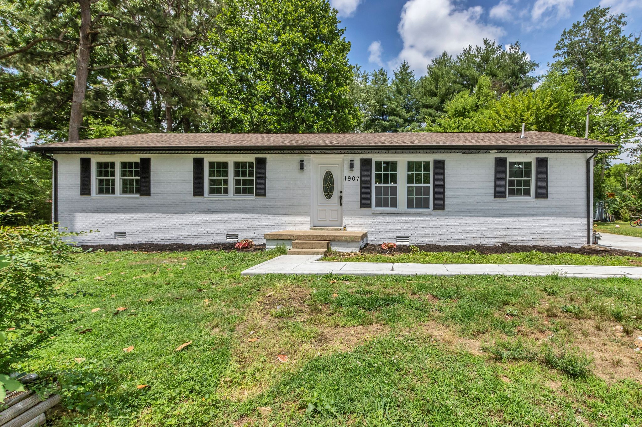 1907 Russell Drive Murfreesboro TN 37130