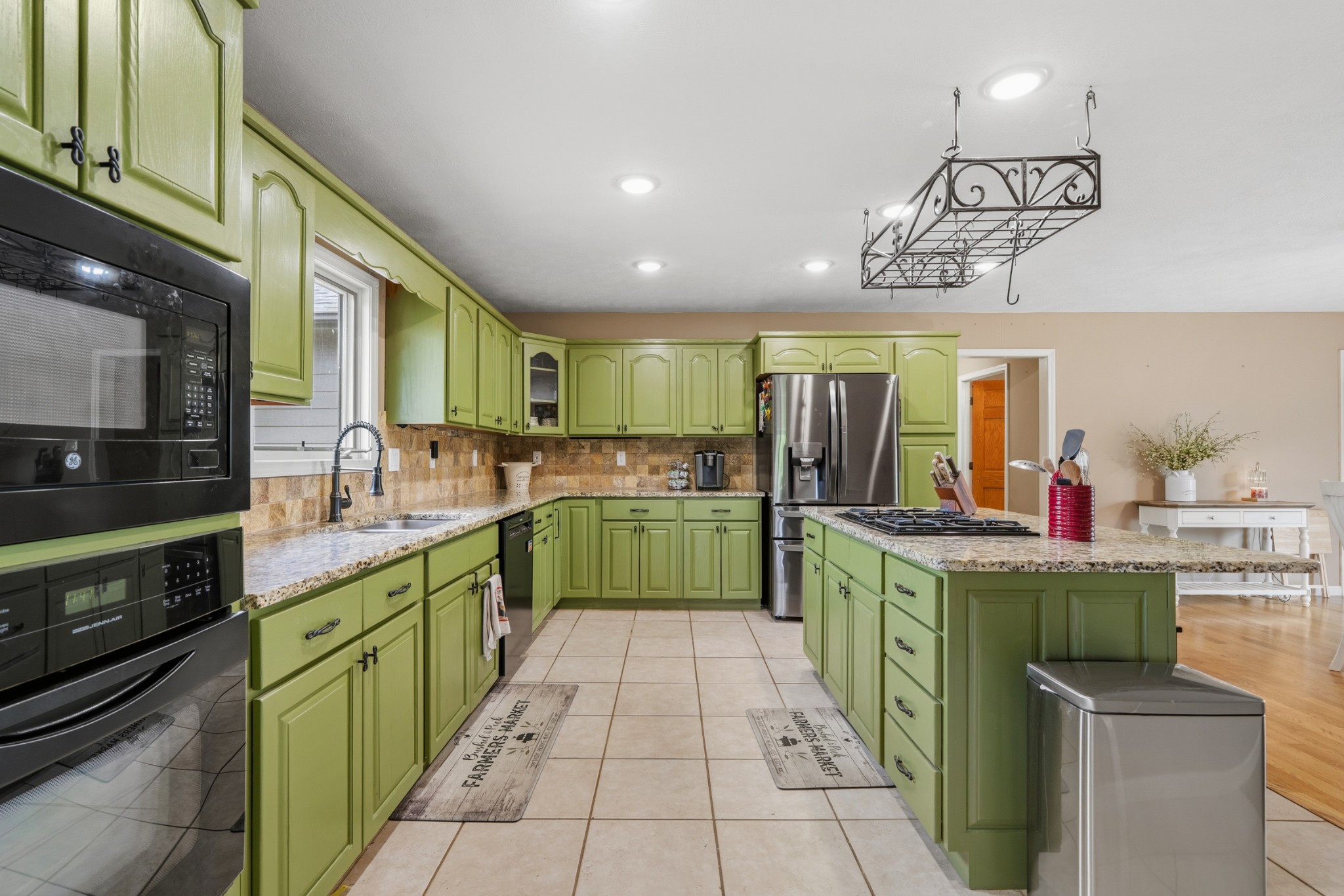 6052 Morganton Road Greenback TN 37742