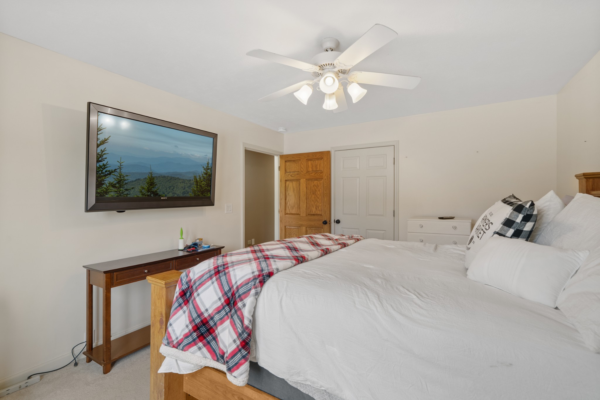 6052 Morganton Road Greenback TN 37742