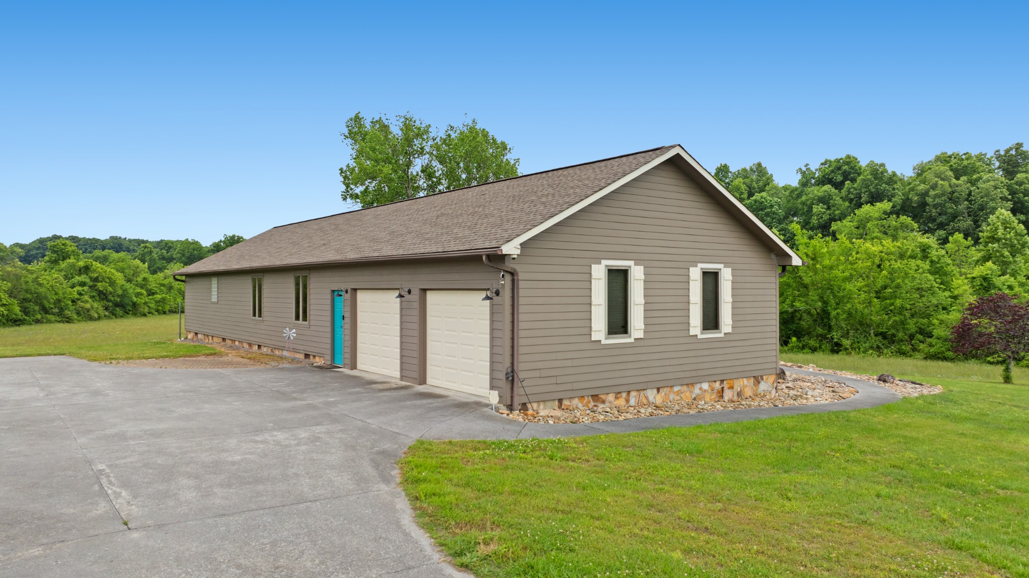 6052 Morganton Road Greenback TN 37742