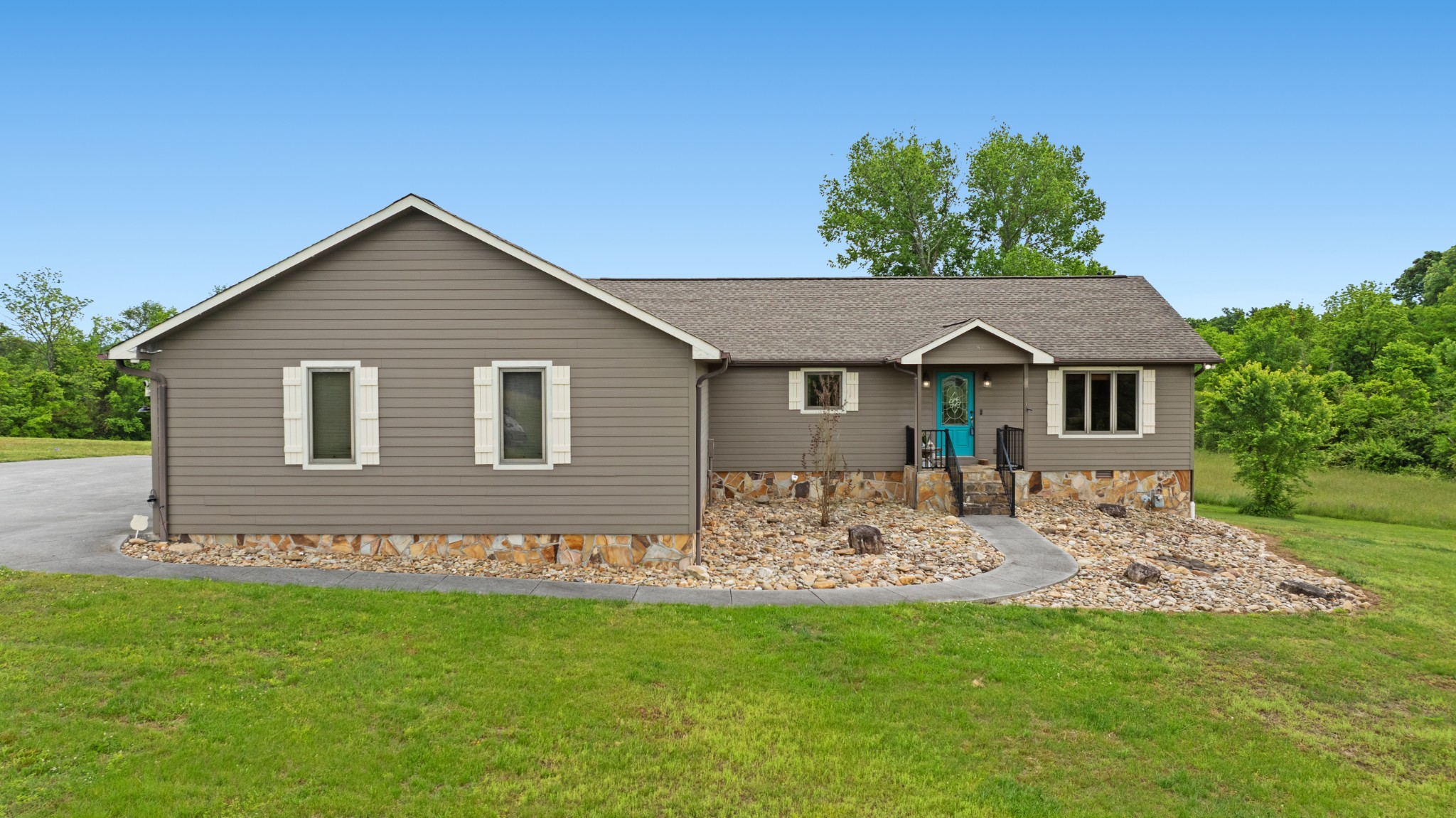 6052 Morganton Road Greenback TN 37742