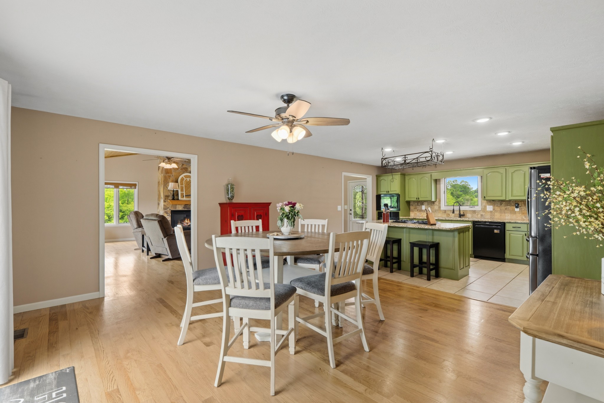 6052 Morganton Road Greenback TN 37742