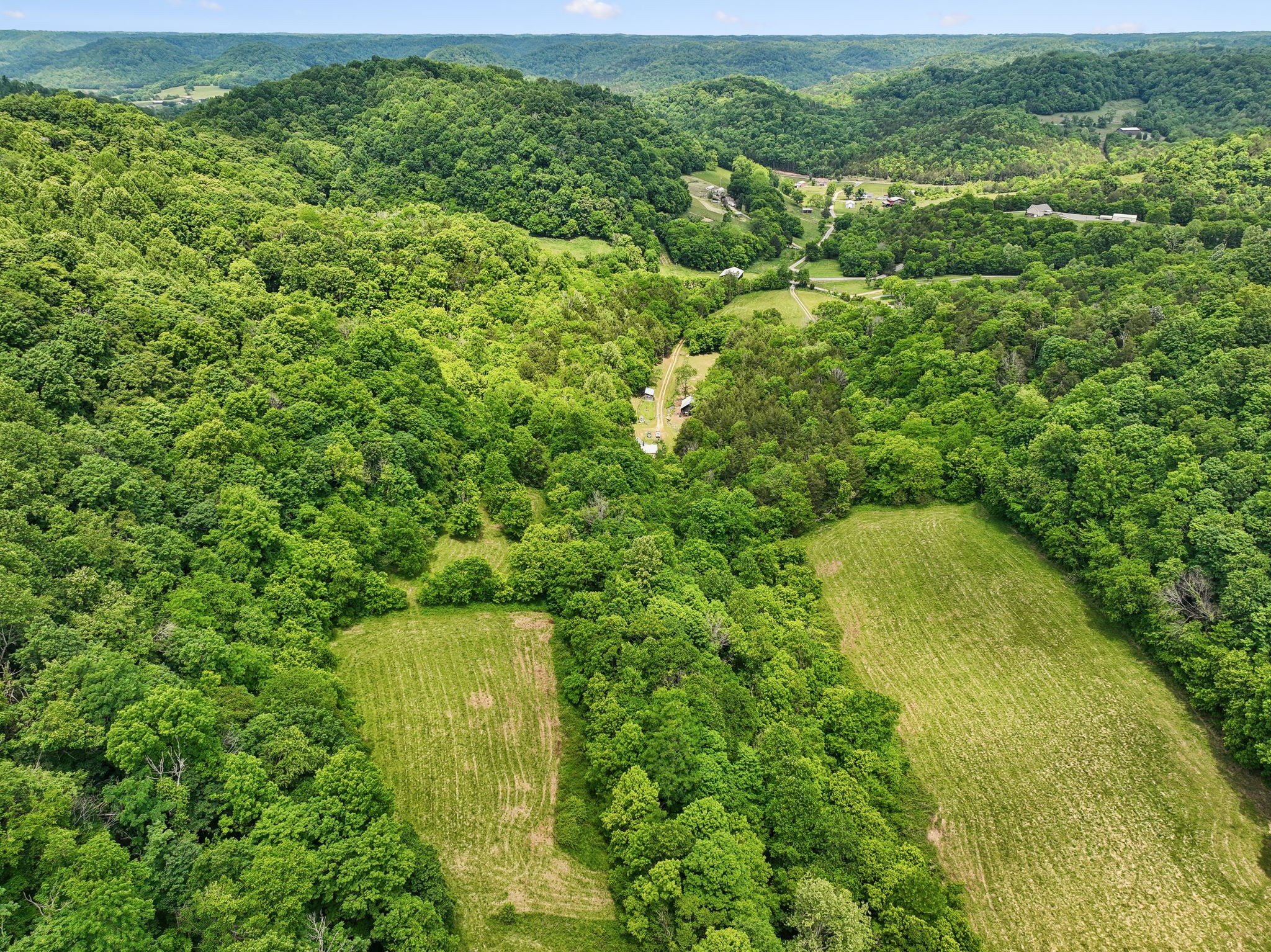 34 Friendship Hollow Road, N Pleasant Shade TN 37145