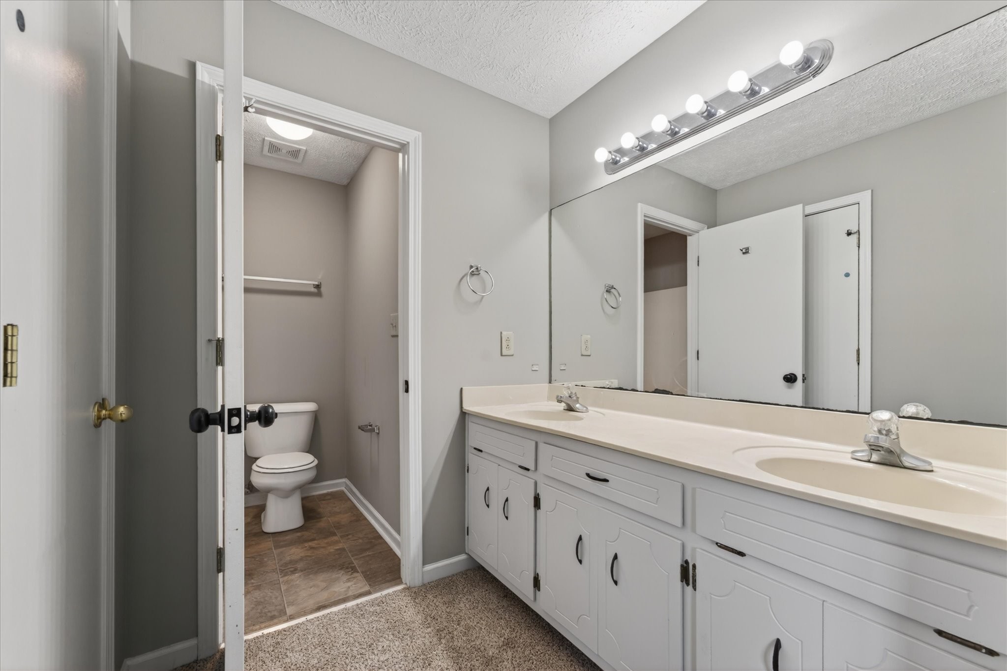 2808 Nat Hoosier Lane Clarksville TN 37040