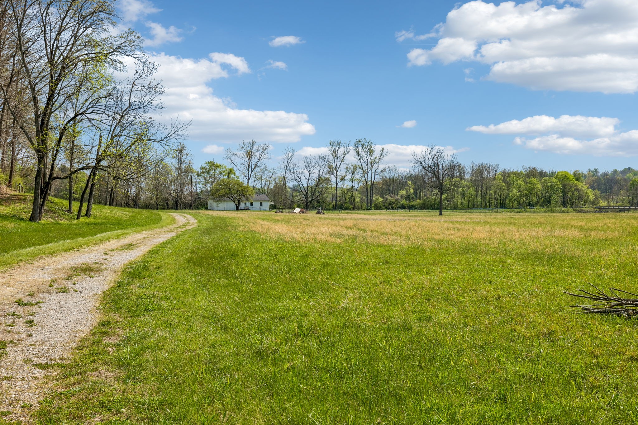 570 Piney Road, W Dickson TN 37055