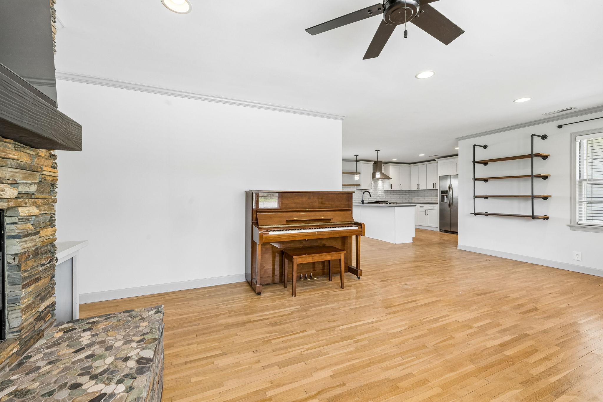 570 Piney Road, W Dickson TN 37055