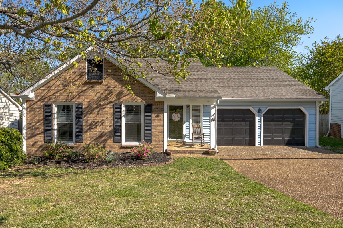 5037 English Village Drive Nashville TN 37211