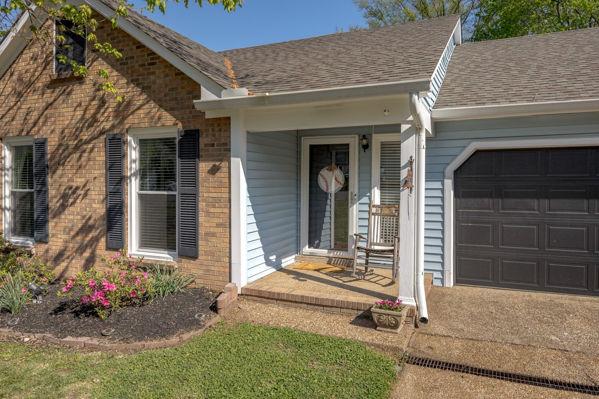 5037 English Village Drive Nashville TN 37211