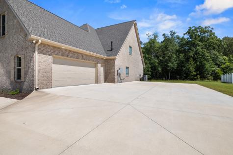 195 Hamilton Court Manchester TN 37355