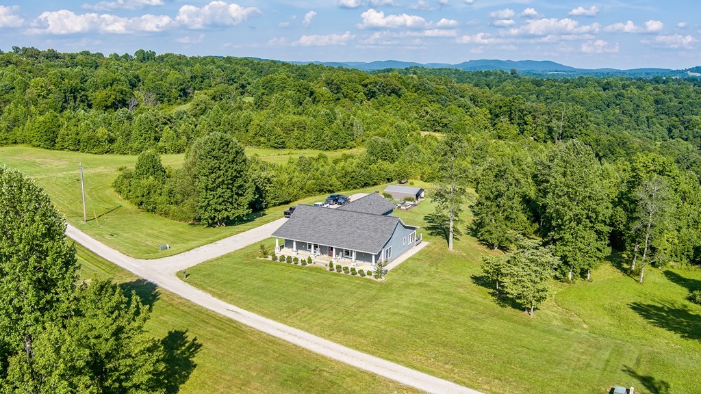 171 Lakeview Circle Byrdstown TN 38549