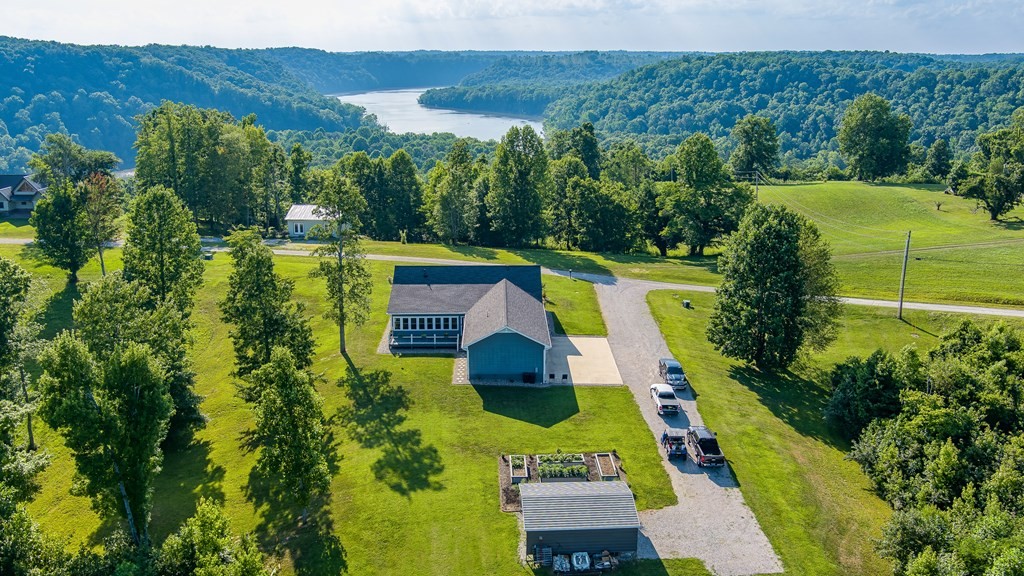 171 Lakeview Circle Byrdstown TN 38549