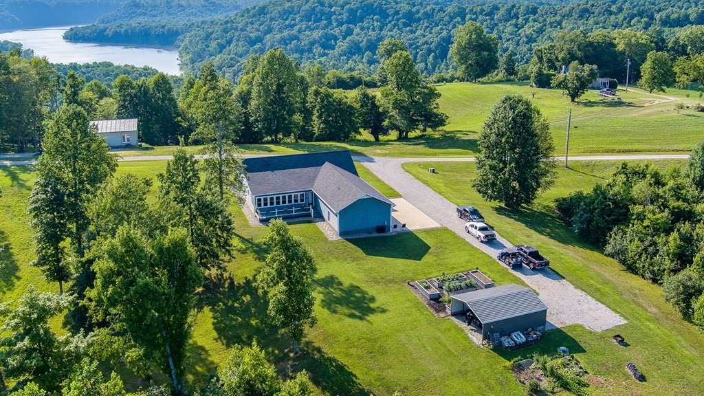 171 Lakeview Circle Byrdstown TN 38549
