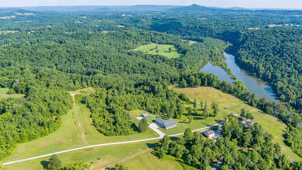 171 Lakeview Circle Byrdstown TN 38549