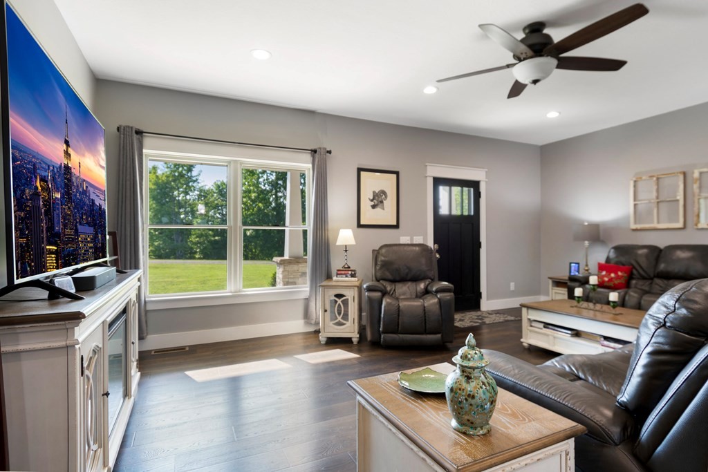 171 Lakeview Circle Byrdstown TN 38549