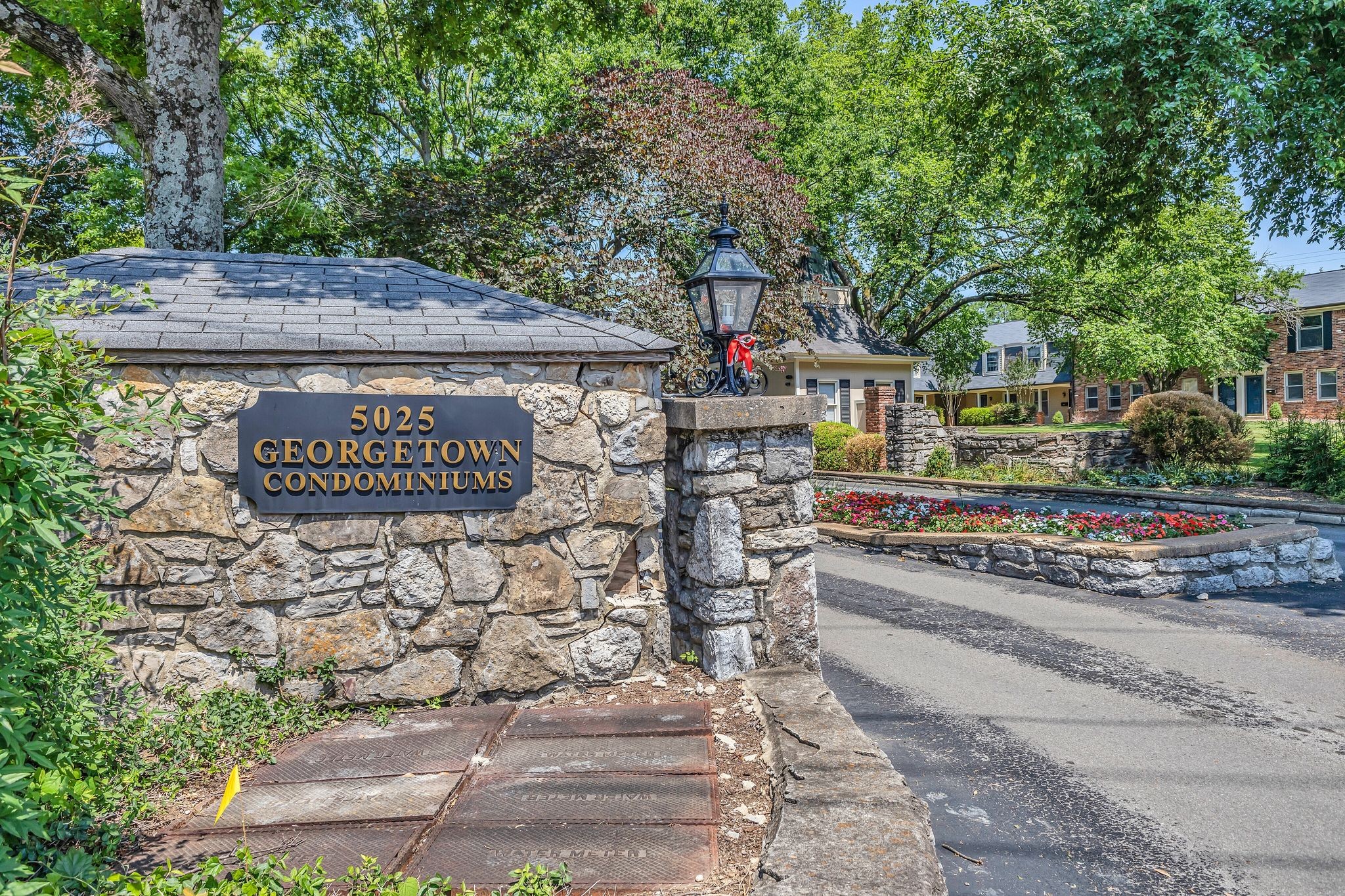 Nashville TN, 5025 Hillsboro Pike, Unit 23A