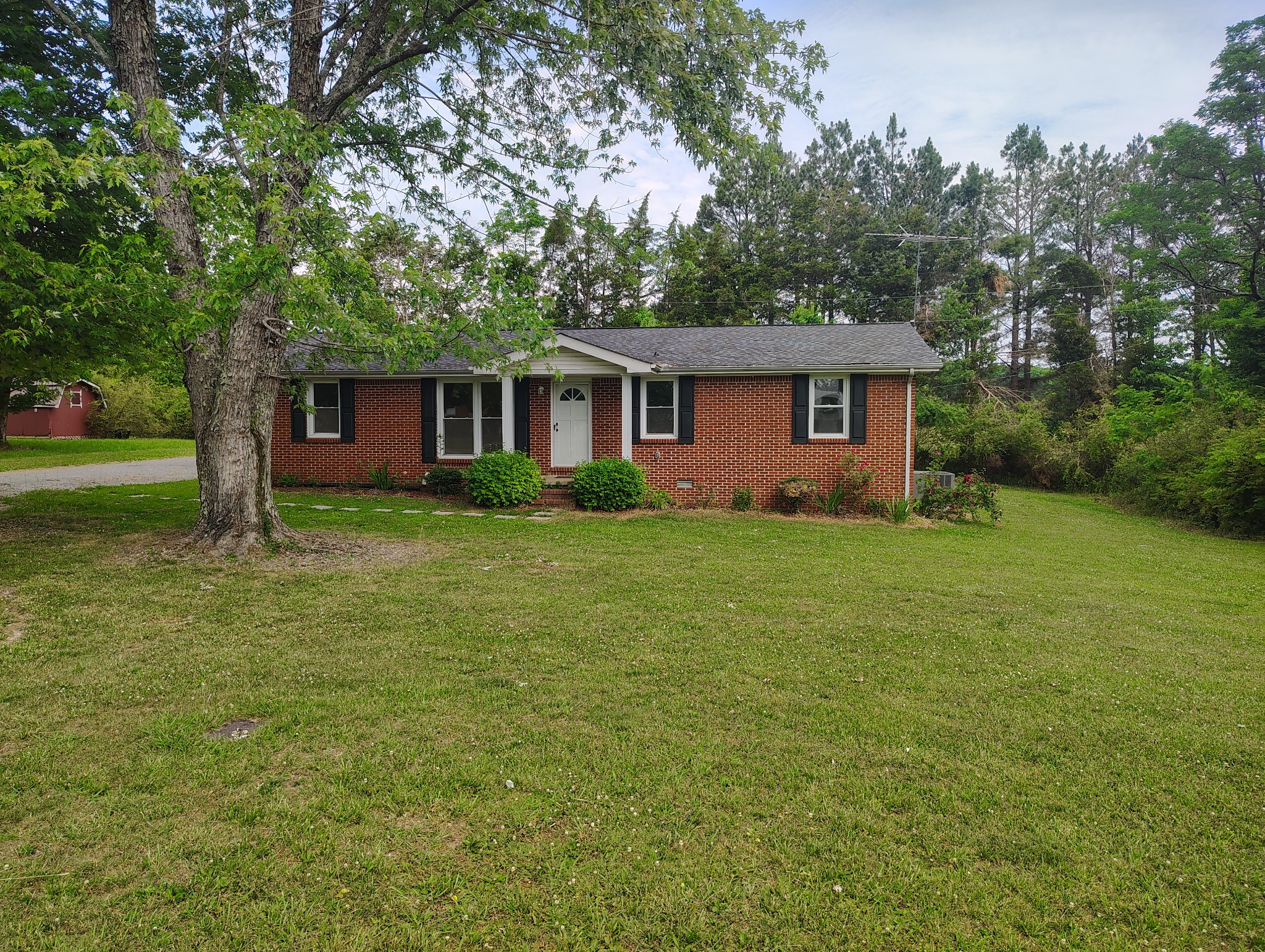 619 Baker Drive Lafayette TN 37083