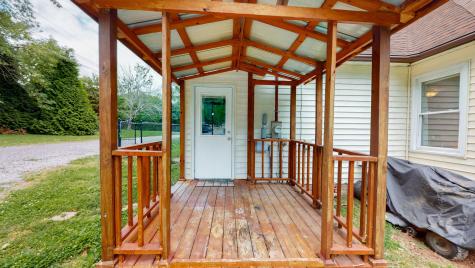 4648 31 Hwy, W Cottontown TN 37048