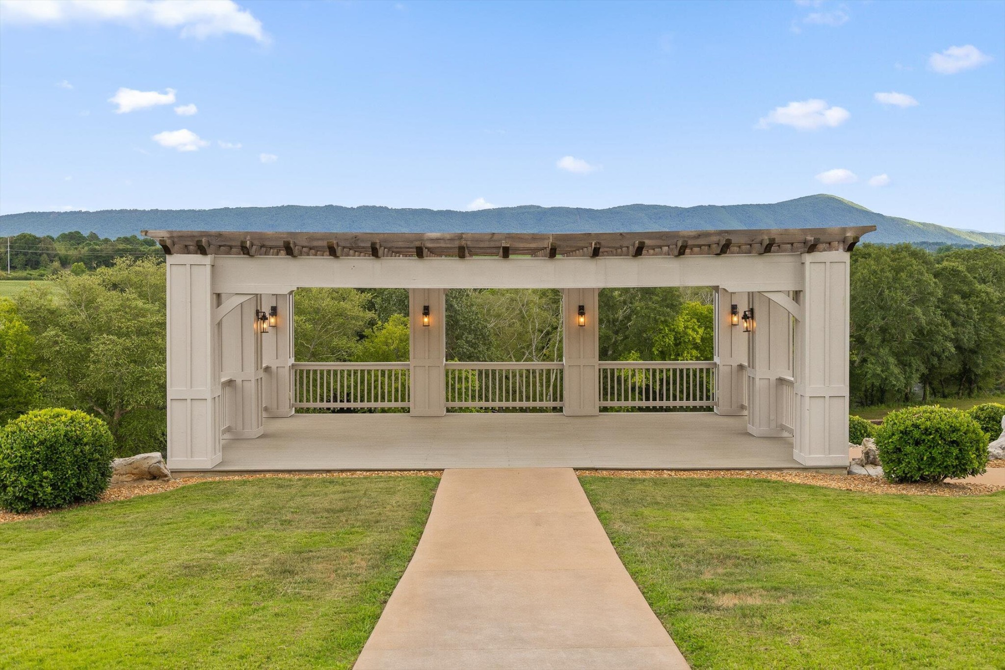 1020 Thomas Road Benton TN 37307