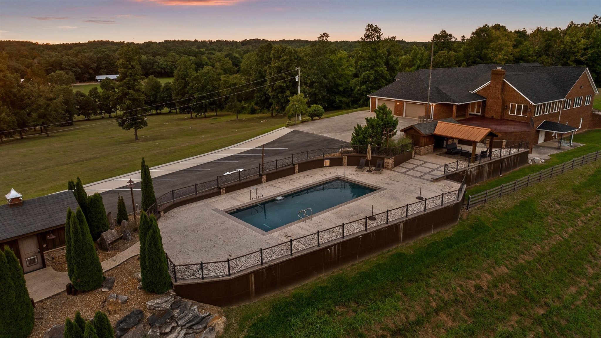1020 Thomas Road Benton TN 37307