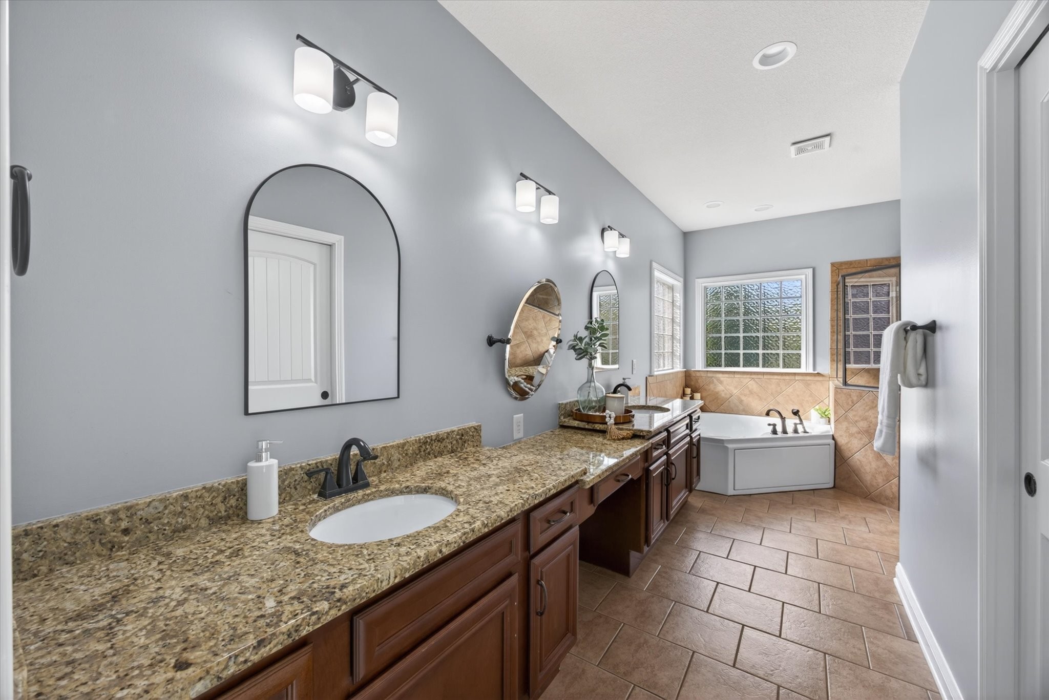 1014 Willow Circle Clarksville TN 37043