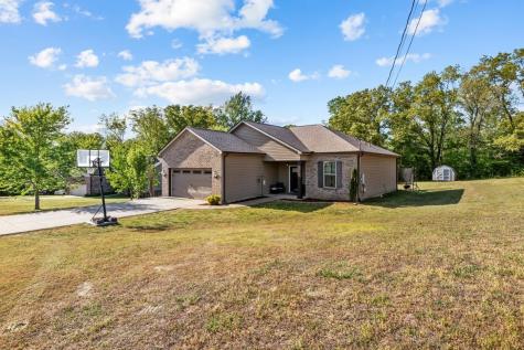 18010 Castle Court Bon Aqua TN 37025